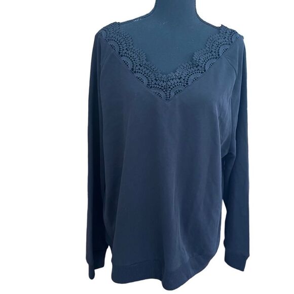 New with tags Kiss & Tell black v neck top with black crochet lace accents sz 2X - Picture 1 of 10